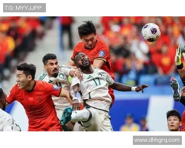 足球明星化身路人街头挑战引发路人惊喜反应视频大揭秘